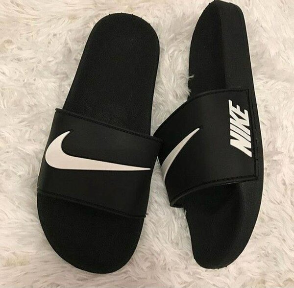Claquettes Nike confortables