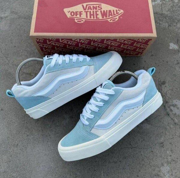 Vans Knu School