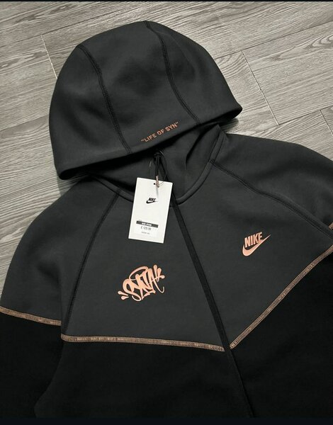 Syna world tech fleece