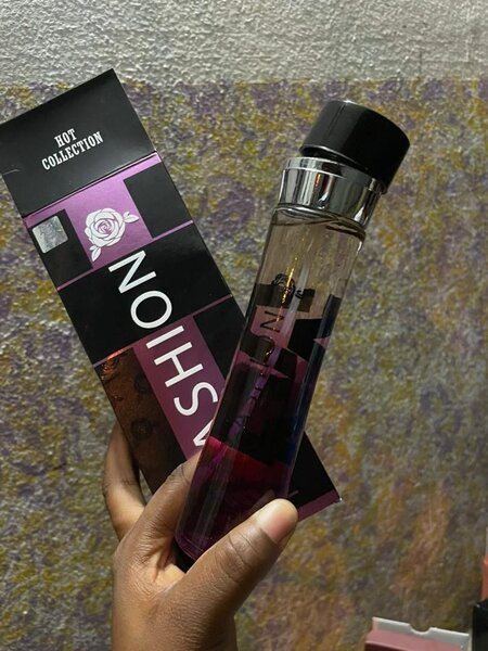 Parfum Femme Élégance Fashion