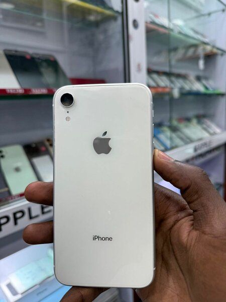 iPhone XR 64go en bon état