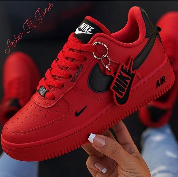 Chaussures Nike Air Force 1 rouges