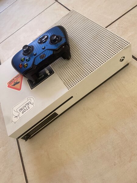 Xbox one S  and one controller