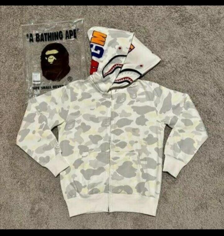 A BATHING APE survêtement camouflage requin