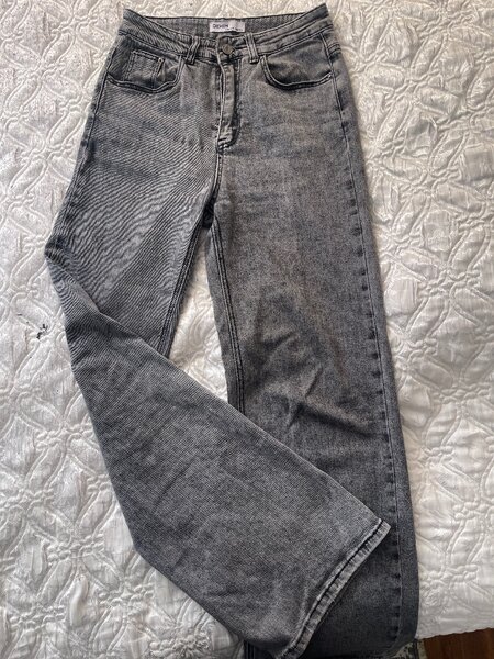 Джинсы прямого кроя