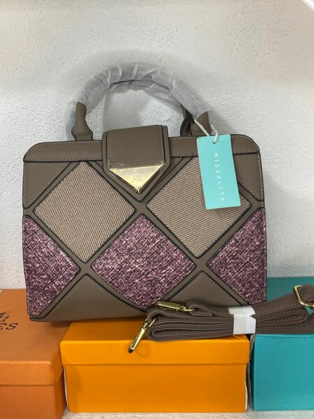 Sac à main géométrique élégant