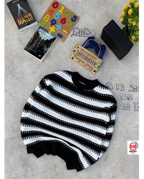 Pull rayé noir et blanc