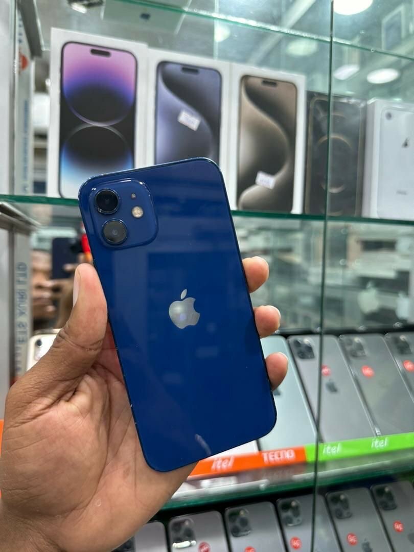 iPhone 12 64go quasi neuf