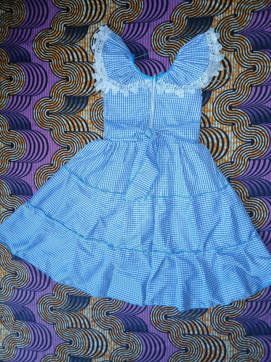 Robe bleue à carreaux pour filles