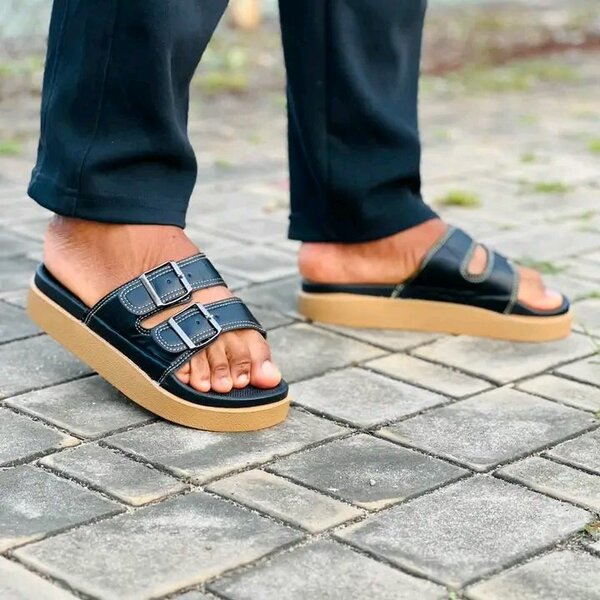 Mules en cuir noir pour homme