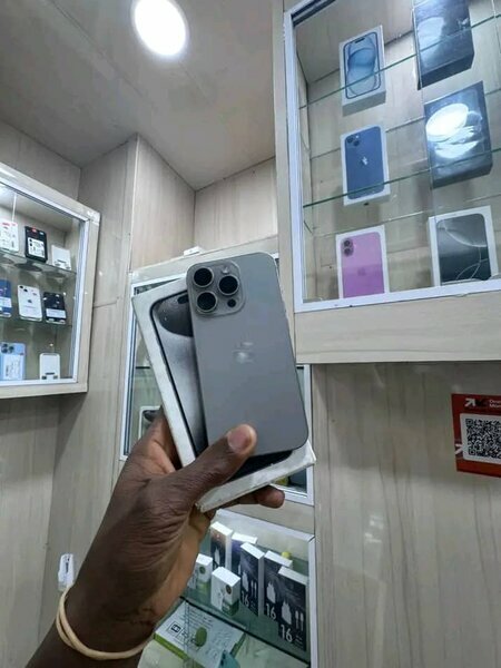 iPhone 14 Pro neuf (argent)