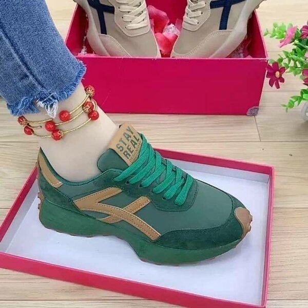 Baskets tendance "Stay Real"