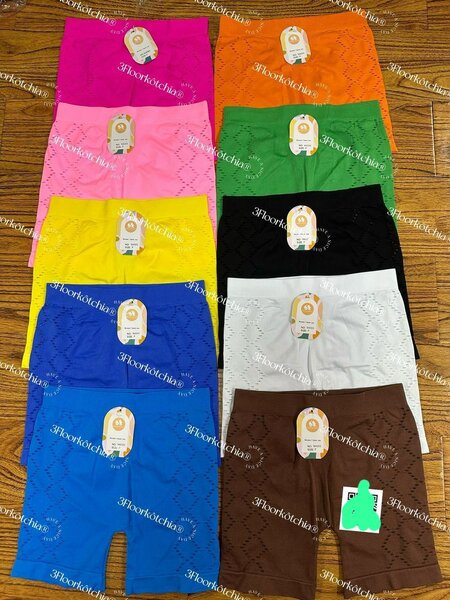 Shorts en dentelle colorés