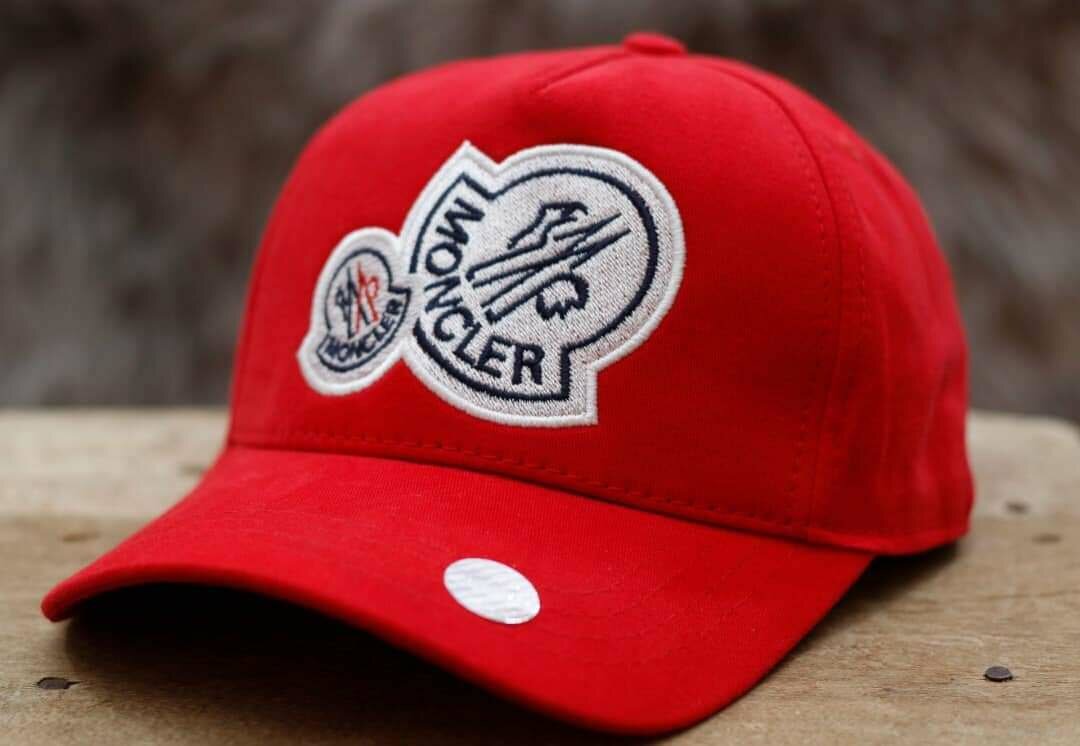 Casquette rouge tendance