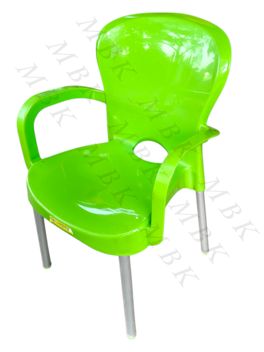 Chaise en plastique vert