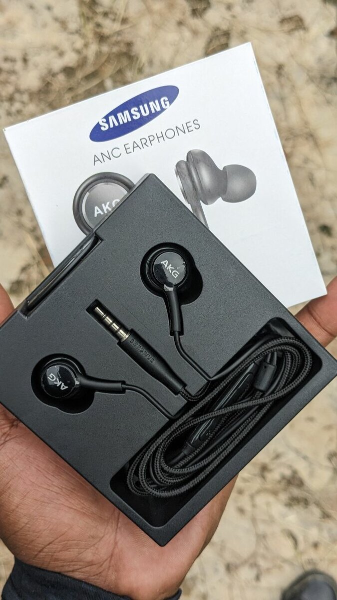 brand new Samsung headsets