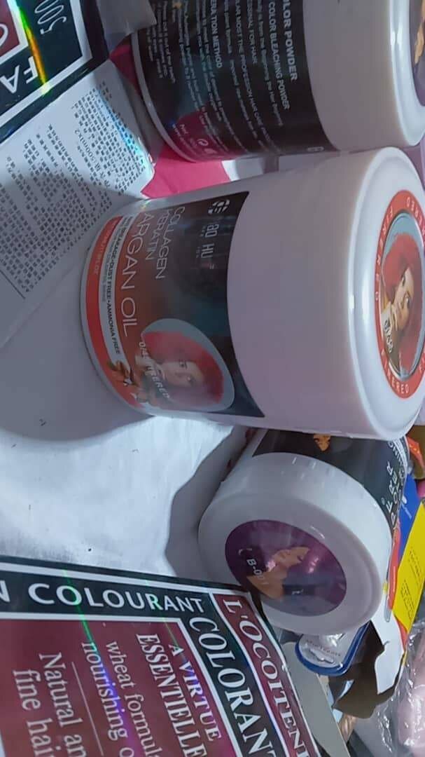 Teinture colorante pour cheveu