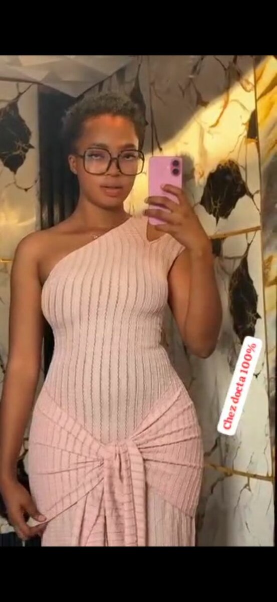 Robe élégante asymétrique