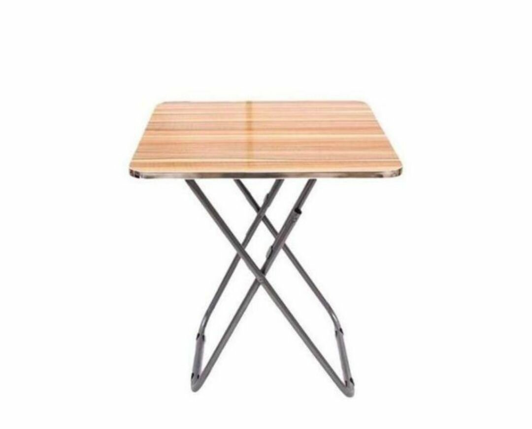 Table pliante en bois légère