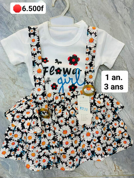 ensemble de vêtements