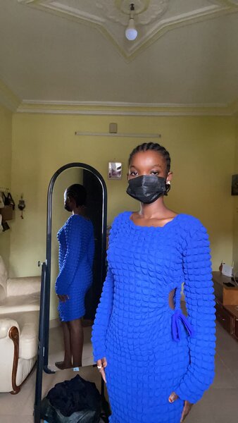 Robe Texturée Bleue Élégante