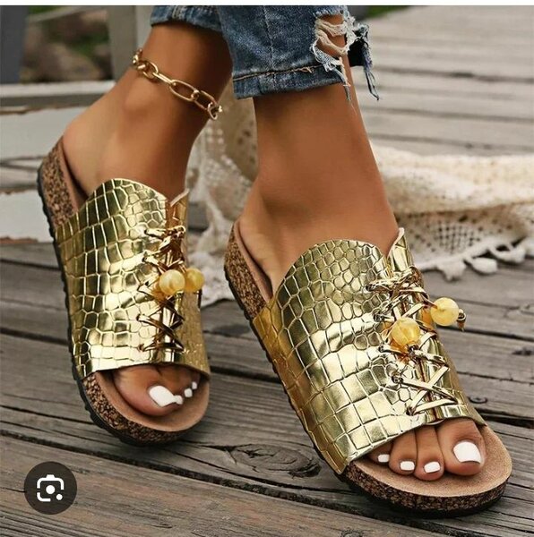 Sandales dorées élégantes