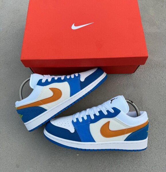 Baskets Nike colorées