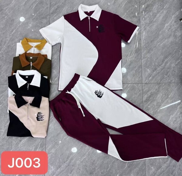 Costume de sport bicolore