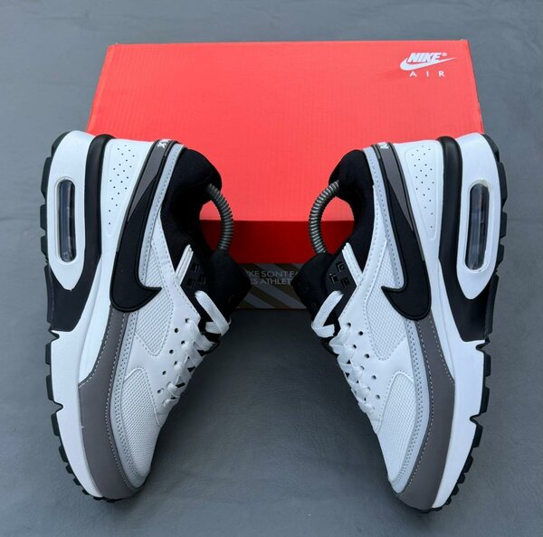 Nike Air Max Sport Sneakers