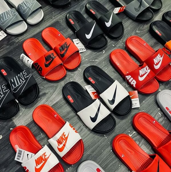 Nike flip flops
