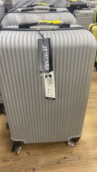 Valise rigide à roulettes