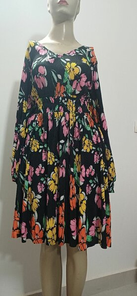 Robe Fleurie À Manches Longues