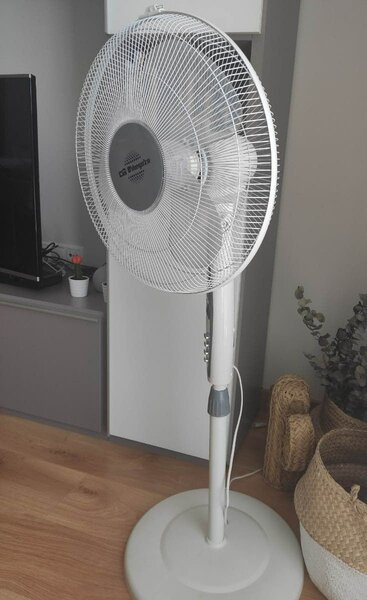 Ventilateur sur pied