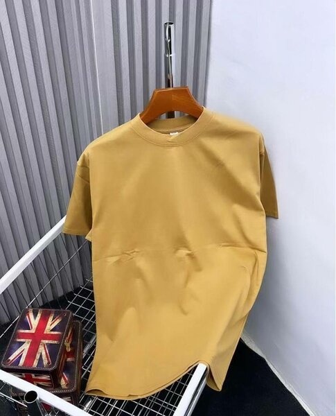 T-shirt jaune unisexe