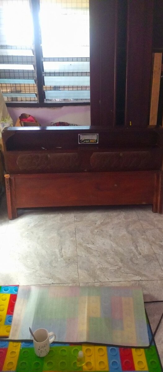 Double bed wood frame