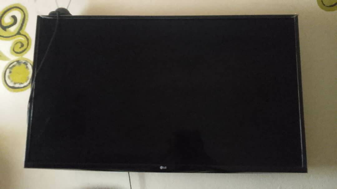 Tv LG écran plat 43 pouces