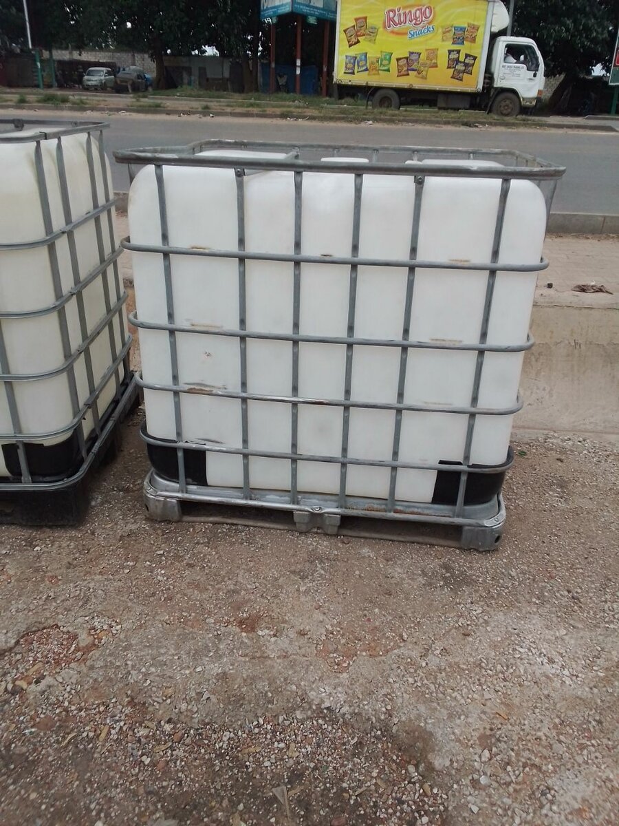 1000 litre water tanks