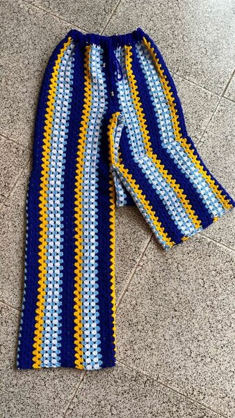 Pantalon en crochet rayé coloré