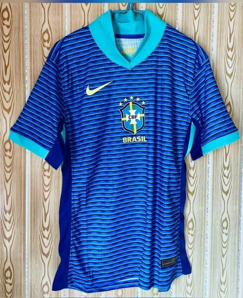 Maillot extérieur Brésil écussons en gomme version pro