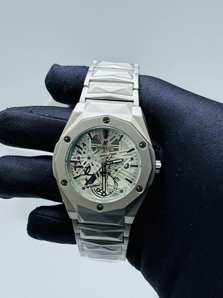 Montre en acier élégante