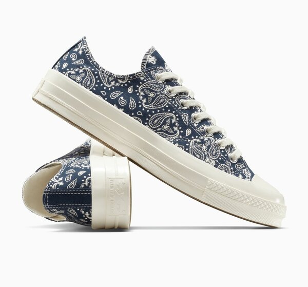 Converse a motif bandana