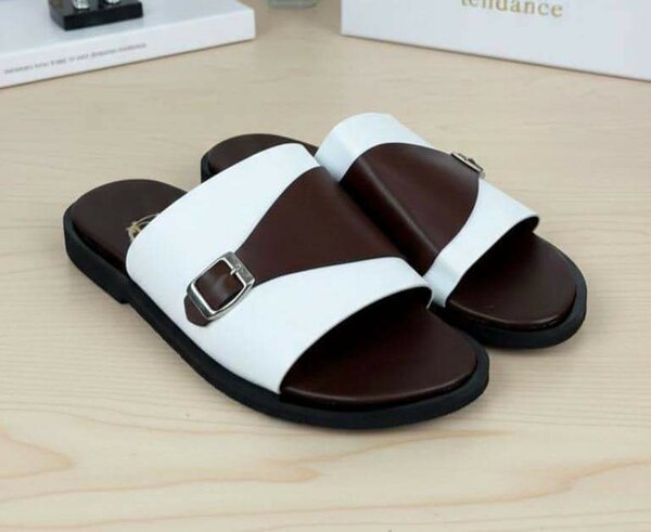 Sandales en cuir modernes