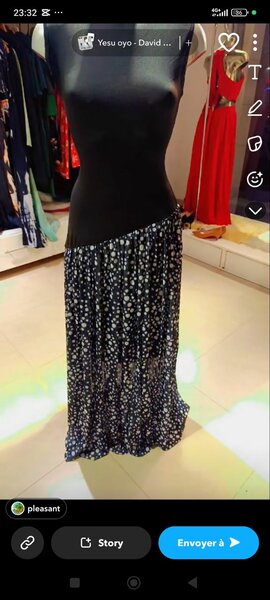 Longue robe noire à poire