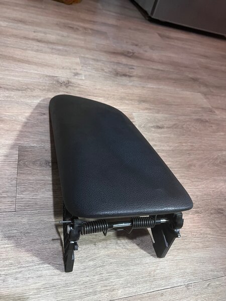 Подлокотник Тойота Камри 70/75 оригинальный