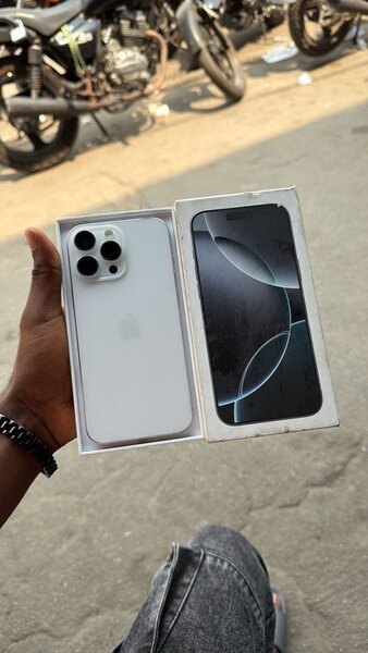 iPhone 16 pro Max 256giga