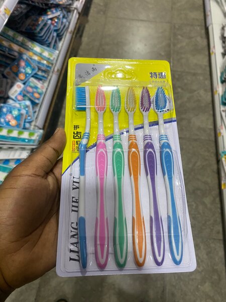 Brosses à dents multicolores