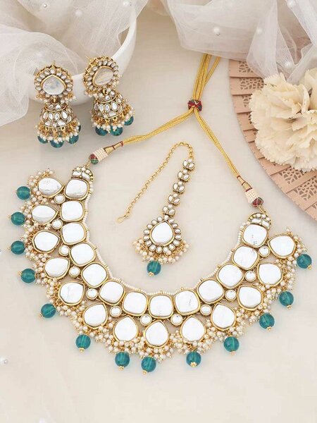 Kundan jewellery set