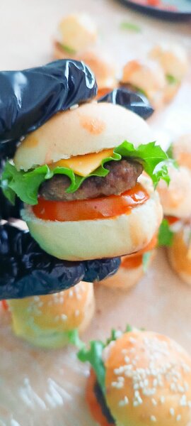 10 Mini Burgers