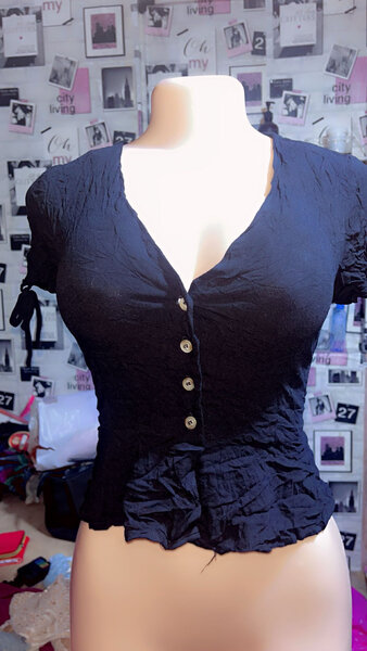 Top en dentelle et rayures