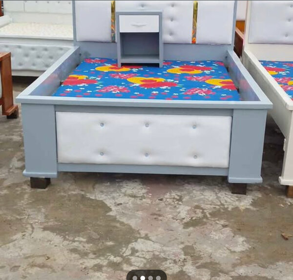 Lit moderne avec rangement